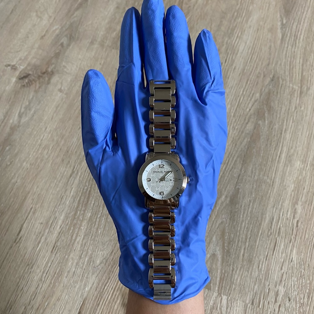 Michael Kors Silver Watch - Picture 5 of 8